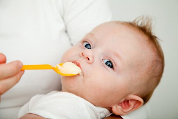 Μωρό που αντιστέκεται στην στερεά τροφή;