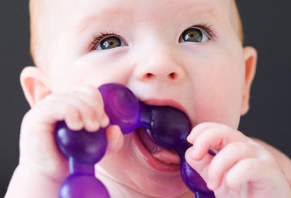 Must-have προϊόντα για μωρά που βγάζουν δόντια
