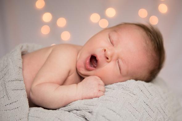 Έρευνα: Τα μωρά ακούν και όταν κοιμούνται