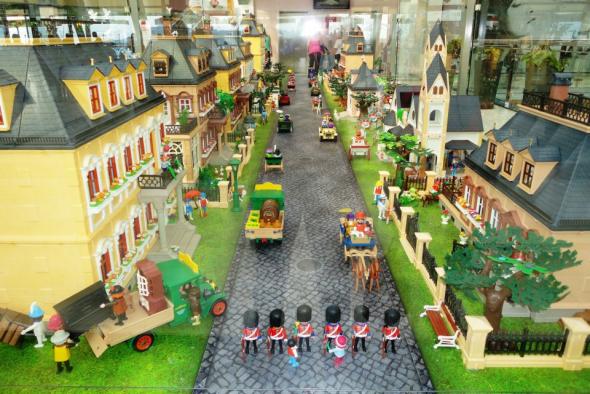 Μία Βικτωριανή πόλη από Playmobile